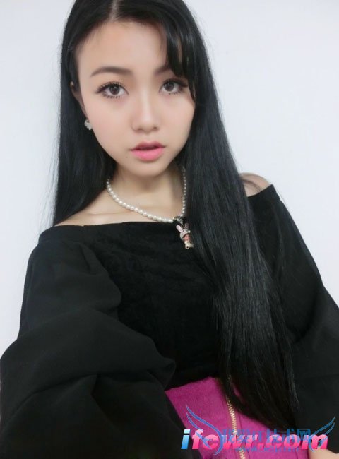 �ǳ�����Ů�α���ϼ��Ƭ