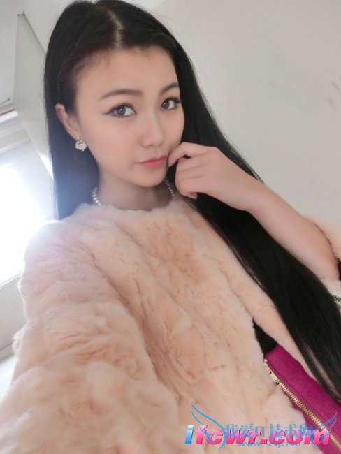 �ǳ�����Ů�α���ϼ��Ƭ