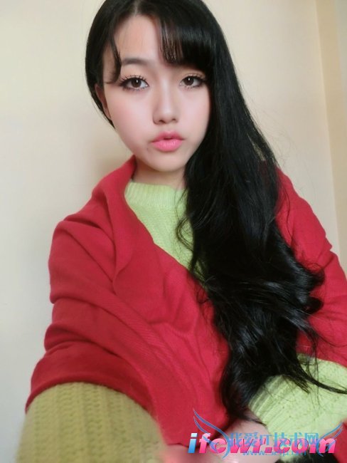 �ǳ�����Ů�α���ϼ��Ƭ