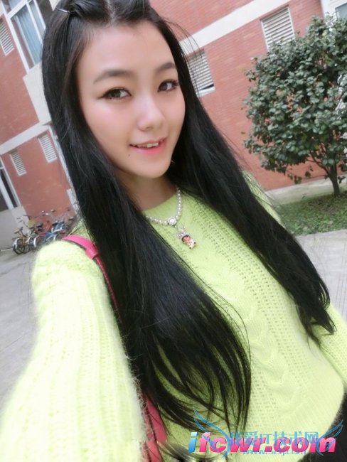 �ǳ�����Ů�α���ϼ��Ƭ