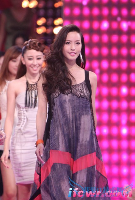 非诚勿扰19号女嘉宾俞荷芳