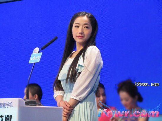 非诚勿扰12号女嘉宾李莉娜照片