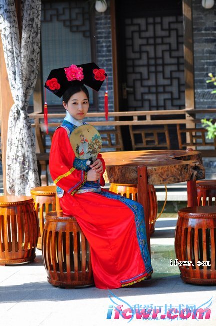 非诚勿扰12号女嘉宾李莉娜照片