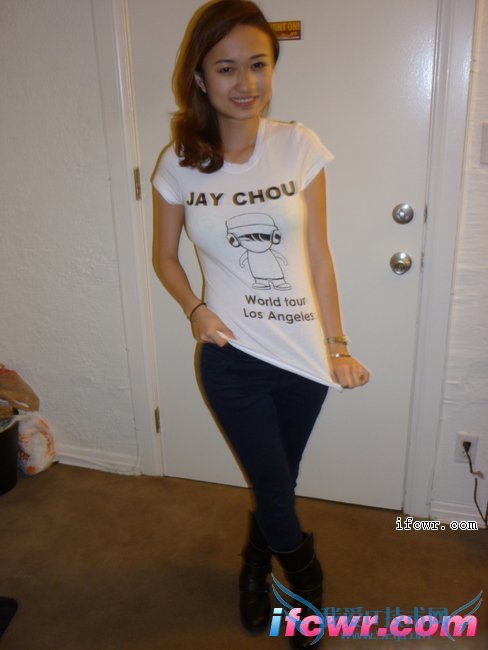 非诚勿扰4号女嘉宾刘瓅照片