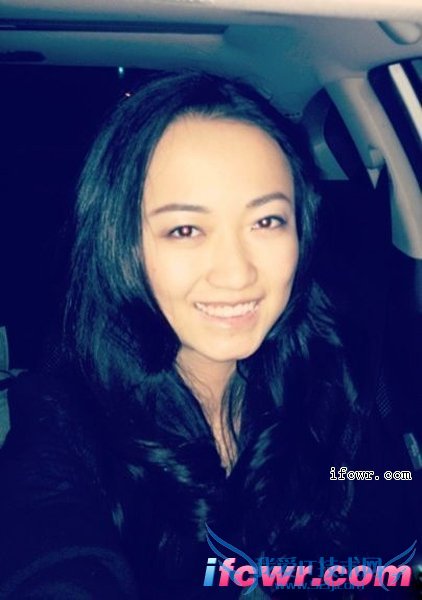 非诚勿扰4号女嘉宾刘瓅照片