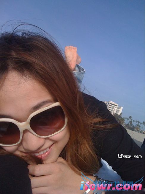 非诚勿扰4号女嘉宾刘瓅照片