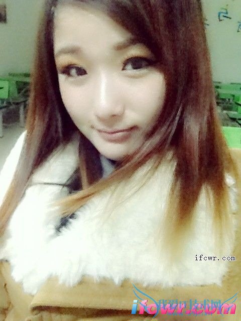 �ǳ�����1��Ů�α������Ƭ