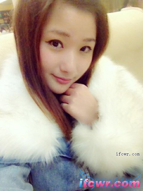 �ǳ�����1��Ů�α������Ƭ