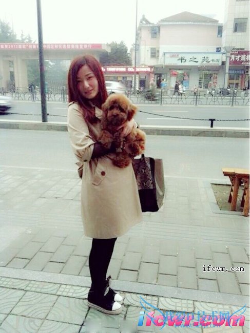 �ǳ�����1��Ů�α������Ƭ