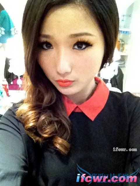 �ǳ�����1��Ů�α������Ƭ