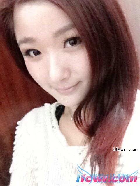 �ǳ�����1��Ů�α������Ƭ