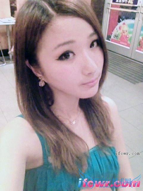 �ǳ�����1��Ů�α������Ƭ