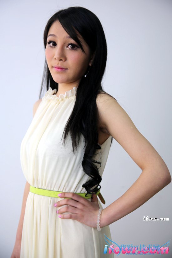 非诚勿扰2号女嘉宾汪姗姗照片