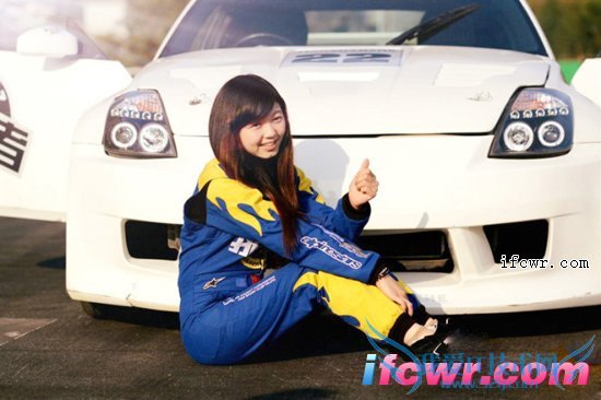 非诚勿扰4号女嘉宾华婷婷照片