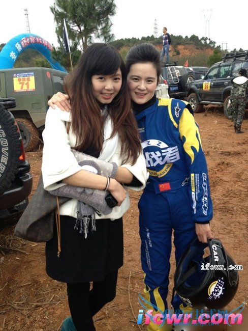 非诚勿扰4号女嘉宾华婷婷照片