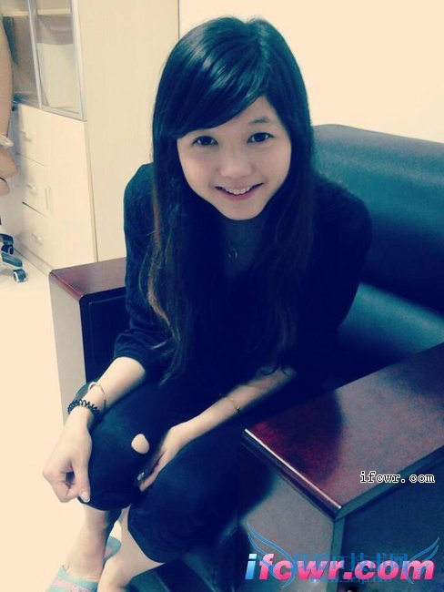 非诚勿扰4号女嘉宾华婷婷照片