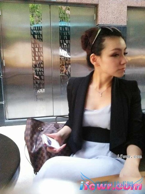 非诚勿扰8号女嘉宾宋伊妮照片