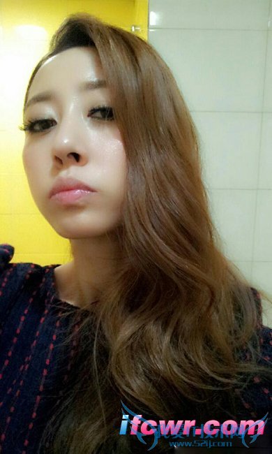 非诚勿扰4号女嘉宾那虹照片