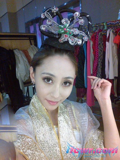 非诚勿扰4号女嘉宾那虹照片