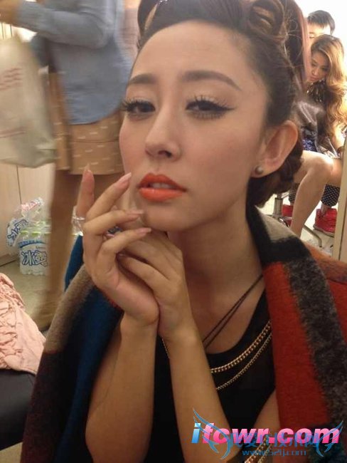 非诚勿扰4号女嘉宾那虹照片