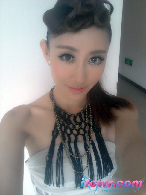 非诚勿扰4号女嘉宾那虹照片