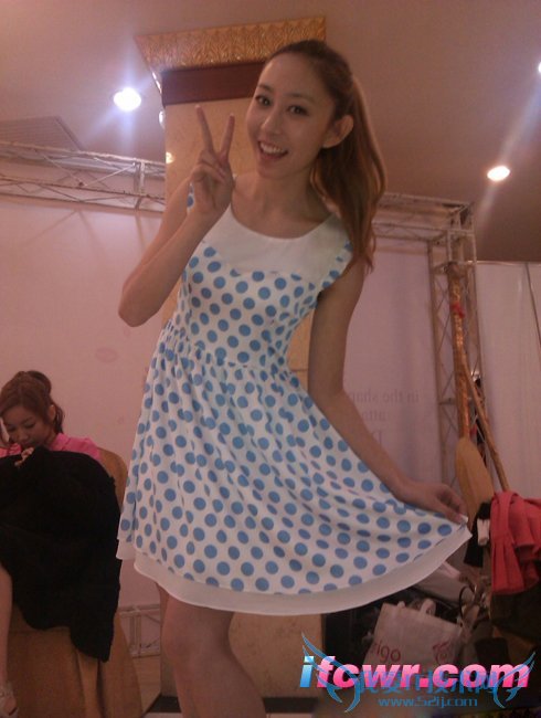 非诚勿扰4号女嘉宾那虹照片