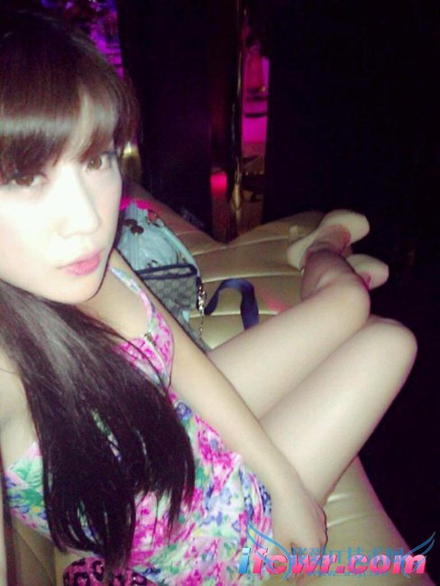 非诚勿扰5号女嘉宾尹佳照片