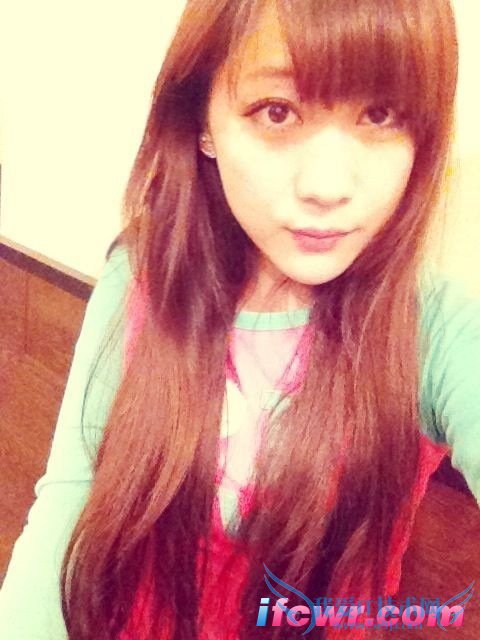 非诚勿扰5号女嘉宾尹佳照片