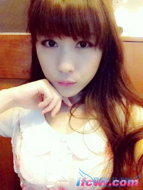 非诚勿扰5号女嘉宾尹佳照片