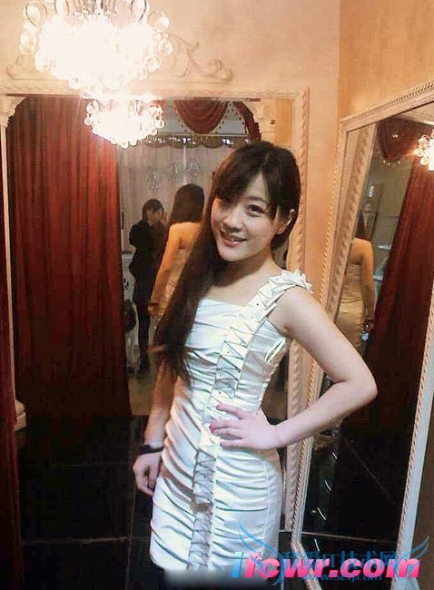 非诚勿扰5号女嘉宾尹佳照片