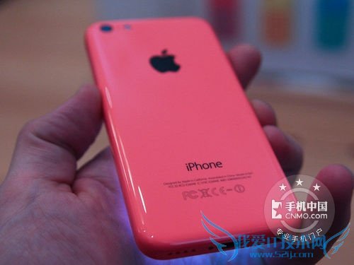 图为:苹果iPhone 5C反面