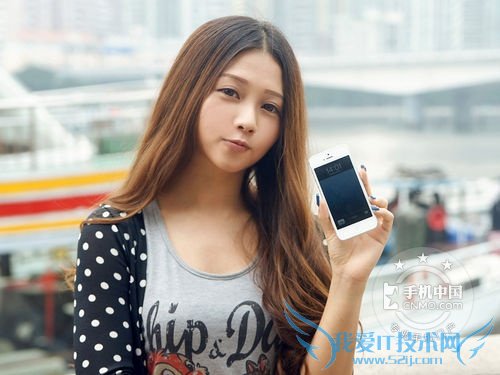 图为:苹果iPhone 5(16GB)手机正面