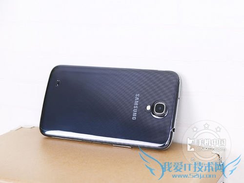 图为三星I9200 背面