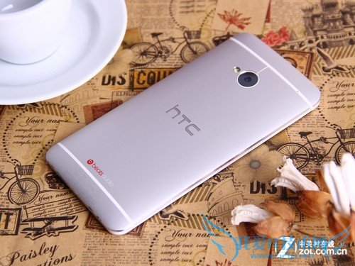 图为 HTC One