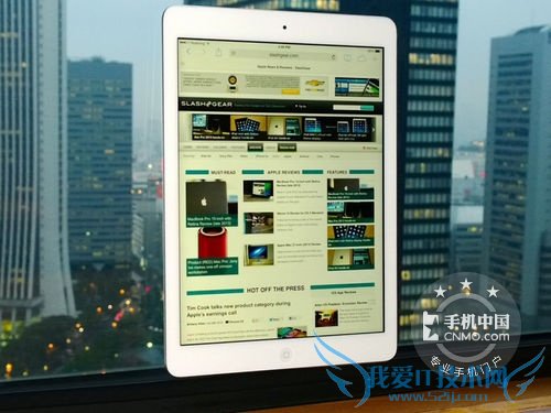 图为:苹果iPad Air(16GB/WiFi版)正面