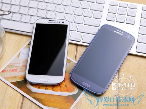 图为:三星GALAXY SIII(I9300)手机正面