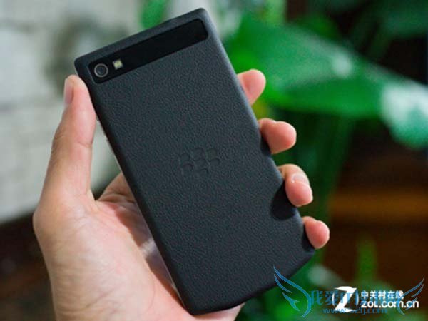 图为黑莓P'9982