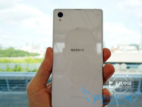 图为:索尼 L39h(Xperia Z1)背面