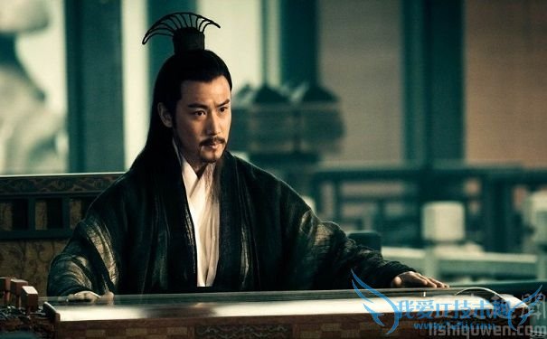 《三国》诸葛亮弹琴剧照 《三国》诸葛亮弹琴剧照