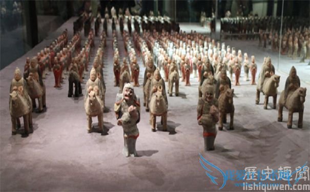 李贤墓出土彩瓷陶俑 李贤墓出土彩瓷陶俑