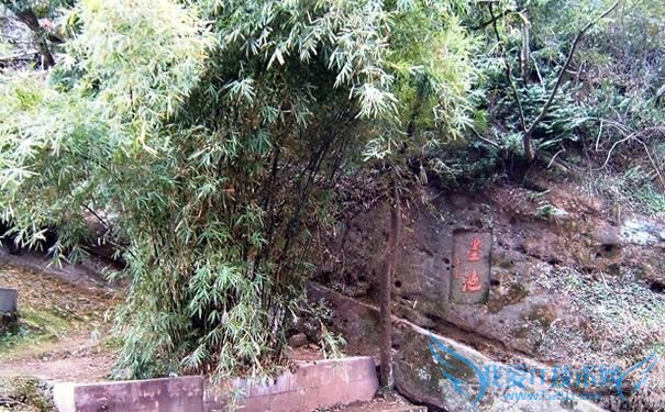 曾巩的读书岩 曾巩绝弊的故事 曾巩的读书岩 曾巩绝弊的故事