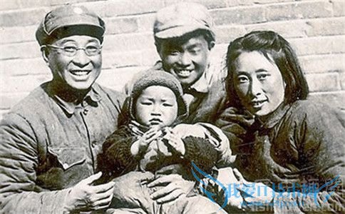 陈赓简介 陈赓的夫人子女介绍 陈赓简介 陈赓的夫人子女介绍