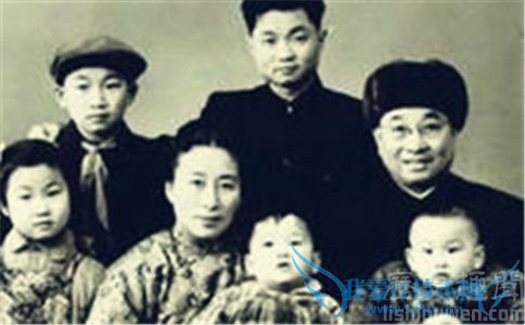 陈赓简介 陈赓的夫人子女介绍 陈赓简介 陈赓的夫人子女介绍