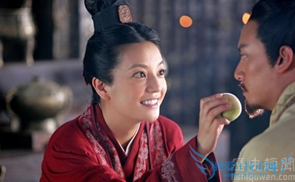 《赤壁》孙权孙尚香剧照 《赤壁》孙权孙尚香剧照