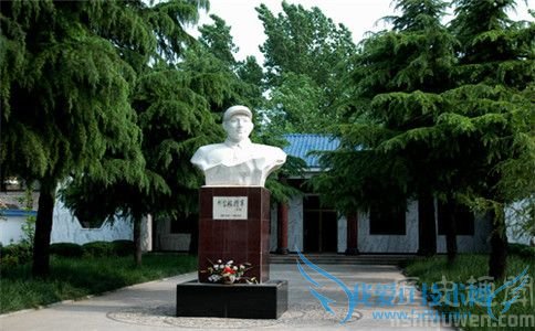 彭雪枫的简历 彭雪枫是怎么死的 彭雪枫的简历 彭雪枫是怎么死的