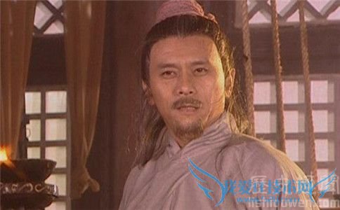 戚长发的武功 戚长发与岳不群谁更厉害 戚长发的武功 戚长发与岳不群谁更厉害