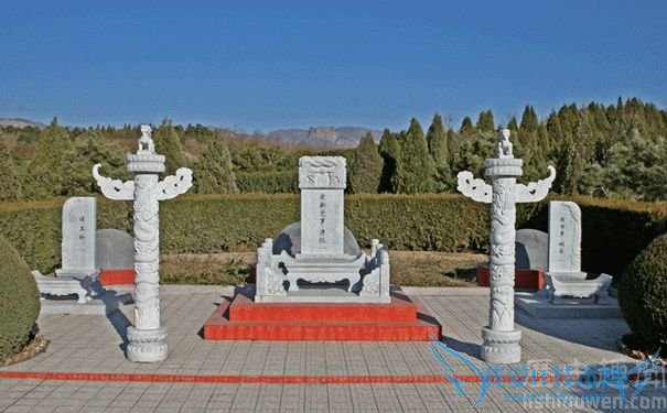 爱新觉罗溥仪陵墓 爱新觉罗溥仪陵墓