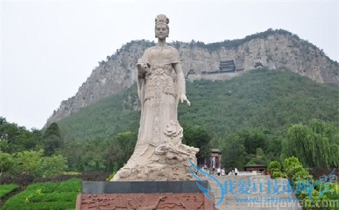 女娲雕像 女娲雕像