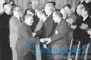 邓小平和江泽民等在北京人民大会堂 邓小平和江泽民等在北京人民大会堂