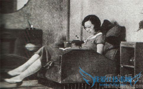 张爱玲和李鸿章是什么关系 张爱玲的晚年 张爱玲和李鸿章是什么关系 张爱玲的晚年